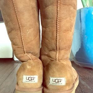 Used UGGS